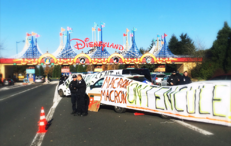 ”Veste galbene” oferă parcare gratuită la Disneyland