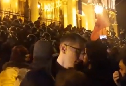 Noi manifestaţii de stradă la Budapesta împotriva aşa-zisei „legi a sclaviei” VIDEO