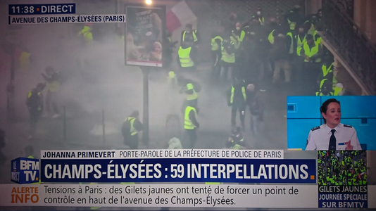 O mie de ”veste galbene” la Paris, circulaţia reluată pe Champs-Elysées