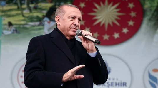 Turcia a primit undă verde de la SUA să intervină la est de Eufrat, anunţă Erdogan, o operaţiune care poate începe în orice moment