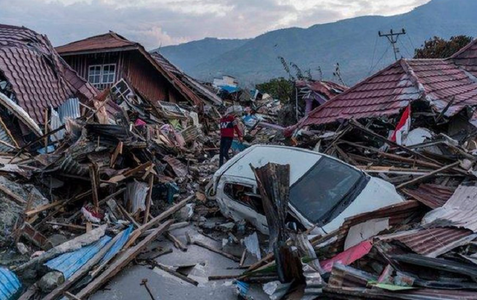 Indonezia: Bilanţul morţilor în urma tsunamiului ajunge la cel puţin 373 de victime