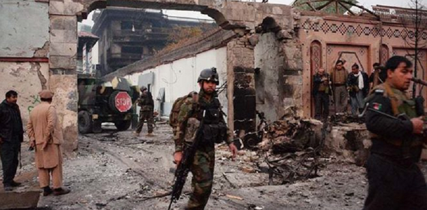 Cel puţin 43 de morţi la Kabul, în urma unui asalt de şapte ore asupra unui complex guvernametal