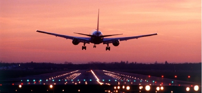 UPDATE - Londra: Toate decolările de la aeroportul Heathrow au fost suspendate după depistarea unei drone/Zborurile au fost reluate după aproximativ o oră