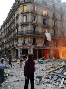 UPDATE - Explozie puternică la o brutărie din Paris; cel puţin 20 de persoane au fost rănite