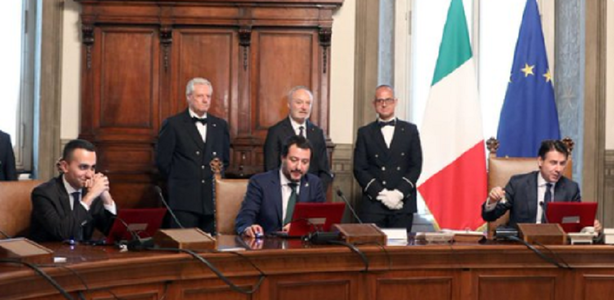 ”Venitul cetăţenesc” şi reforma pensionării, adoptate de Guvernul populist şi de extremă dreapta italian