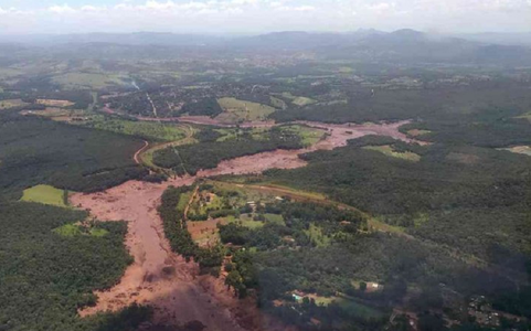 Cinci arestări în urma ruperii digului în Brazilia, o catastrofă soldată oficial cu 65 de morţi şi 279 de persoane date dispărute