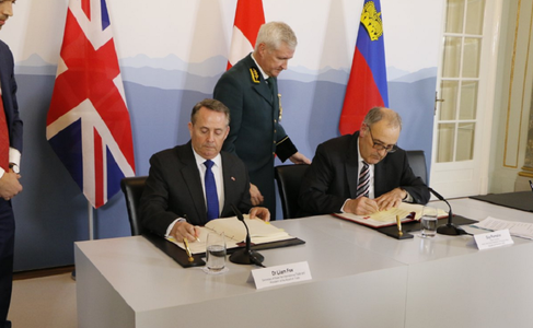 Marea Britanie şi Elveţia semnează un acord comercial post-Brexit
