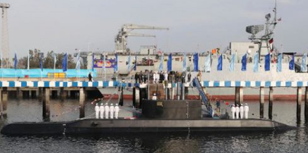 Submarin capabil să tragă rachete de croazieră, inaugurat în Iran