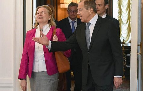 Şefa diplomaţiei austriece îndeamnă, la Moscova, la ”legături puternice” cu Rusia