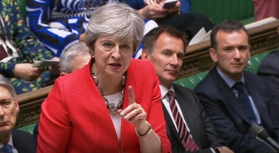 Theresa May le transmite parlamentarilor britanici că, dacă nu vor susţine acordul, Brexitul ar putea fi anulat