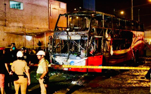 Cel puţin 20 de morţi la Lima, într-un incendiu de autobuz într-o autogară
