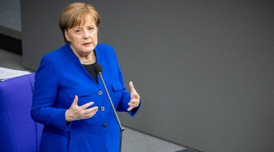 Merkel se pronunţă în Bundestag în favoarea unei amânări a Brexitului mai îndelungată decât cea cerută de May; UE acordă o amânare mai îndelungată în anumite condiţii, a căror încălcare conduce la un Brexit la 1 iunie - proiectul concluziilor summitului d
