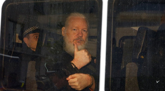 Assange pledează nevinovat, la Westminster, de încălcarea condiţiilor elibărării sale pe cauţiune în 2012