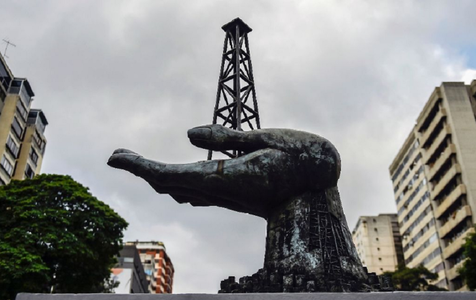Embargoul american impus petrolului venezuelean intră în vigoare