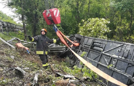 UPDATE - Italia: Turişti români, implicaţi în accidentul de autocar soldat cu un mort şi 37 de răniţi produs între Florenţa şi Siena, conform autorităţilor locale/ Precizările MAE - FOTO