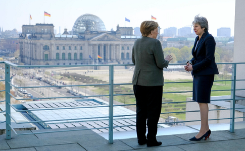 Merkel se va întâlni cu Theresa May în contextul celebrării sfârşitului celui de-Al Doilea Război Mondial
