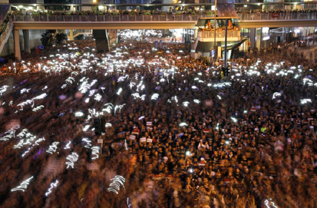 Nouă manifestaţie-record la Hong Kong, a aproape două milioane de persoane, anunţă organizatorii; activistului în favoarea democraţiei Joshua Wong urmează să fie eliberat luni