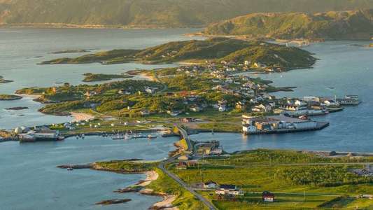 O insulă din nordul Norvegiei vrea să devină prima zonă din lume fără fus orar

