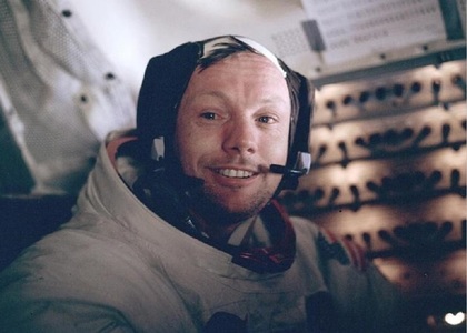 Un spital a plătit 6 milioane de dolari moştenitorilor lui Neil Armstrong care au formulat acuzaţii de malpraxis
