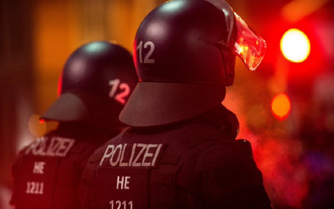 Germania: Mai mulţi elevi au atacat o secţie de poliţie pentru a-şi elibera un coleg

