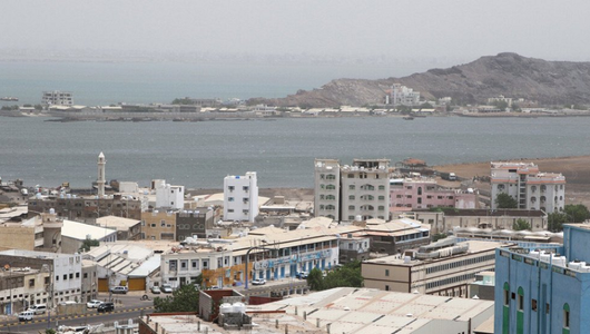 Tensiunea scade la Aden, odată cu începutul retragerii separatiştilor din poziţii cucerite Guvernului yemenit, în urma presiunilor Arabiei Saudite şi EAU