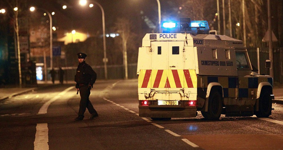 UPDATE - O bombă menită să ucidă poliţişti şi miliari nord-irlandezi, explodează fără să facă victime la frontiera irlandeză