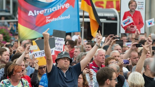 Extrema-dreaptă a crescut puternic în alegerile din două landuri est-germane, lovind coaliţia de guvernare a cancelarului Merkel