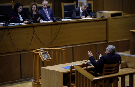 Liderul neonaziştilor greci Nikos Michaloliakos pledează ”nevinovat” în procesul Partidului Zori Aurii