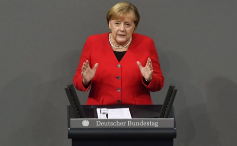 NATO este cel puţin la fel de esenţială azi ca în timpul Războiului Rece, afirmă Merkel în Bundestag şi îndeamnă la menţinerea Alianţei