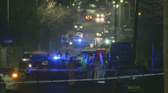 Un bărbat intră cu maşina în elevi şi omoară un băiat de 12 ani în faţa unei şcoli la Loughton, în sud-vestul Marii Britanii