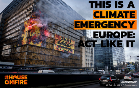 Sediul Consiliului European evacuat în urma unei acţiuni de protest Greenpeace cu un vehicul de pompieri la summitul european, menită să tragă un semnal de alarmă privind ”urgenţa climatică”