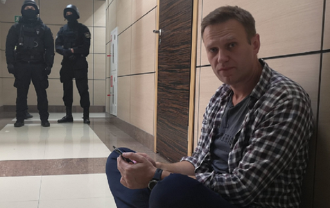 UPDATE - Navalnîi, eliberat în urma unei scurte reţineri după o percheziţie la sediul FBK din Moscova