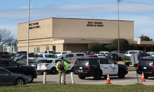 Doi enoriaşi au fost împuşcaţi într-o biserică din Texas. Atacatorul a fost ucis de un membru înarmat al congregaţiei