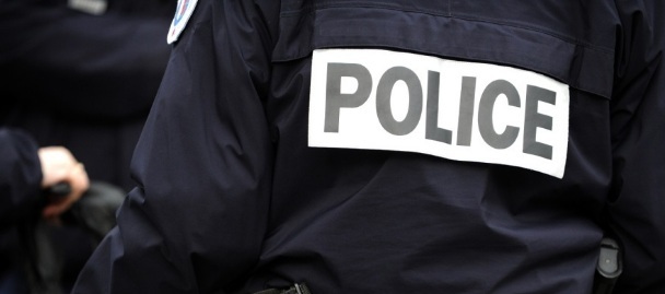 Un mort şi doi răniţi în atacul cu cuţit de lângă Paris