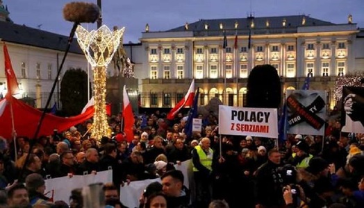 Polonia: Manifestaţie la Varşovia împotriva unei legi care permite sancţionarea judecătorilor