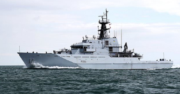 Marina Regală britanică supraveghează şapte nave militare ruseşti de război în largul Marii Britanii
