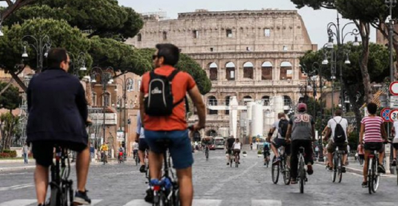 Italienii urmează să circule liber în întreaga ţară începând de la 3 iunie, prevede un plan al Guvernului, dezvăluie Reuters