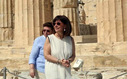 Preşedinta Katerina Sakellaropoulou a vizitat Acropole în prima zi de redeschidere a sitului