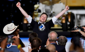 ”Trambulina funcţionează”, îl ironizează Elon Musk pe şeful agenţiei spaţiale ruse Dmitri Rogozin după lansarea cu succes a capsulei Crew Dragon cu o rachetă SpaceX către ISS; Roscosmos nu înţelege ”isteria”, în urma unor ”meme”-uri şi glume 