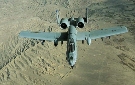SUA efectuează două atacuri aeriene împotriva talibanilor, în vestul şi estul Afganistanului, pentru a-i împiedica să atace armata afgană