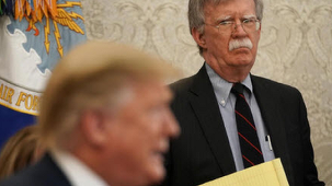 AFP: Cinci pasaje-cheie din cartea în care Bolton îl sfâşie pe Trump