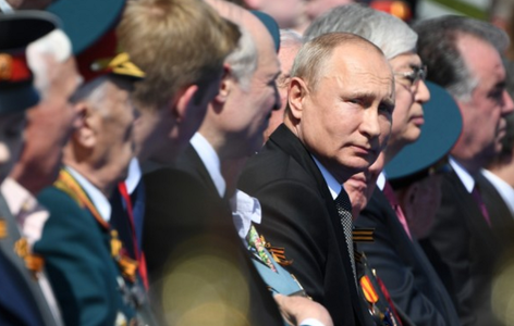 UPDATE-Defilare militară şi patriotism înaintea referendumului lui Putin