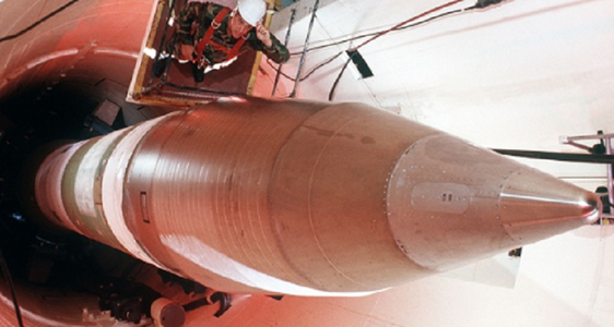 Pentagonul testează cu succes o rachetă balistică intercontinentală de tip Minuteman III, echipată cu trei ogive, lansată de la bordul unui post de comandament aeropurtat
