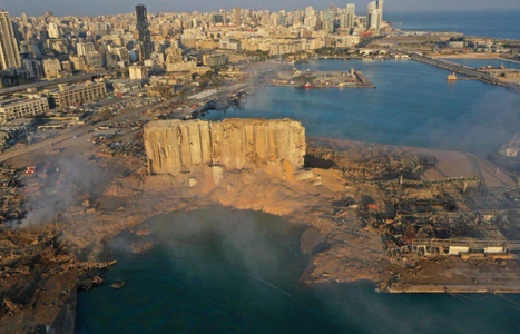 Beirutul, declarat ”oraş sinistrat”, în doliu la o zi după cele două explozii uriaşe înregistrate de USGS ca un cutremur de magnitudinea 3,3, soldate cu peste 100 de morţi şi mii de răniţi; salvatori caută victime în ruine în port
