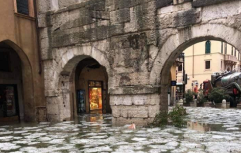 Furtună violentă cu grindină în regiunea oraşului italian Verona