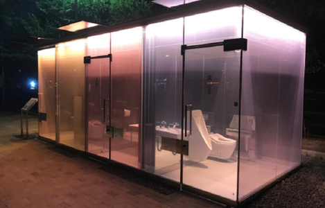 Ultima atracţie la Tokyo, toalete transparente