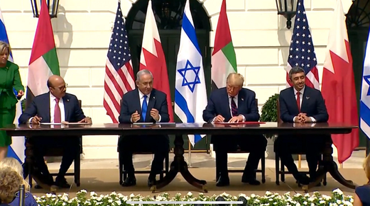 Israelul semnează acorduri istorice cu Emiratele Arabe şi Bahrainul la Washington, Mahmoud Abbas avertizează că nu va exista ”nicio pace” în Orientul Mijlociu fără sfârşitul ”ocupaţiei israeliene”