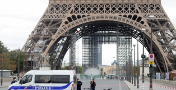 UPDATE-Turnul Eiffel, evacuat în urma unei false alerte cu bombă
