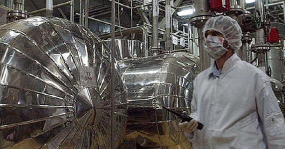 Agenţia Internaţională pentru Energie Atomică cere Iranului explicaţii cu privire la o instalaţie nucleară nedeclarată, în districtul Turquzabad din Teheran; iranienii au acumulat de 12 ori mai mult uraniu slab îmbogăţit decât limita admisă - raport