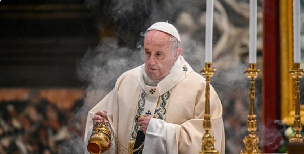 Papa Francisc îşi devansează cu două ore slujba din noaptea Crăciunului, pentru a respecta interdicţia de circulaţie pe timpul nopţii din Italia